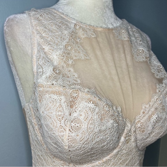 Victoria's Secret • 34DD Lined Demi Crop Top Bustier - Picture 3 of 10